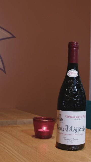 Servis grâce au @coravin et sublimés par des mets d'exception à partager, nos vins au verre offrent une expérience unique, bien que leur dégustation ne suffise jamais à épuiser les richesses de notre carte en une seule visite 🍷

Laissez-vous tenter et revenez nous voir : chaque visite dans notre Cercle saura vous surprendre à nouveau ✨

🎥 @jandc_memories 

• L'abus d'alcool est dangereux pour la santé. À consommer avec modération •

#LeCercledesAromes #BaràVins #BaràVinsParis #WineLovers #Coravin #CarteDesVins