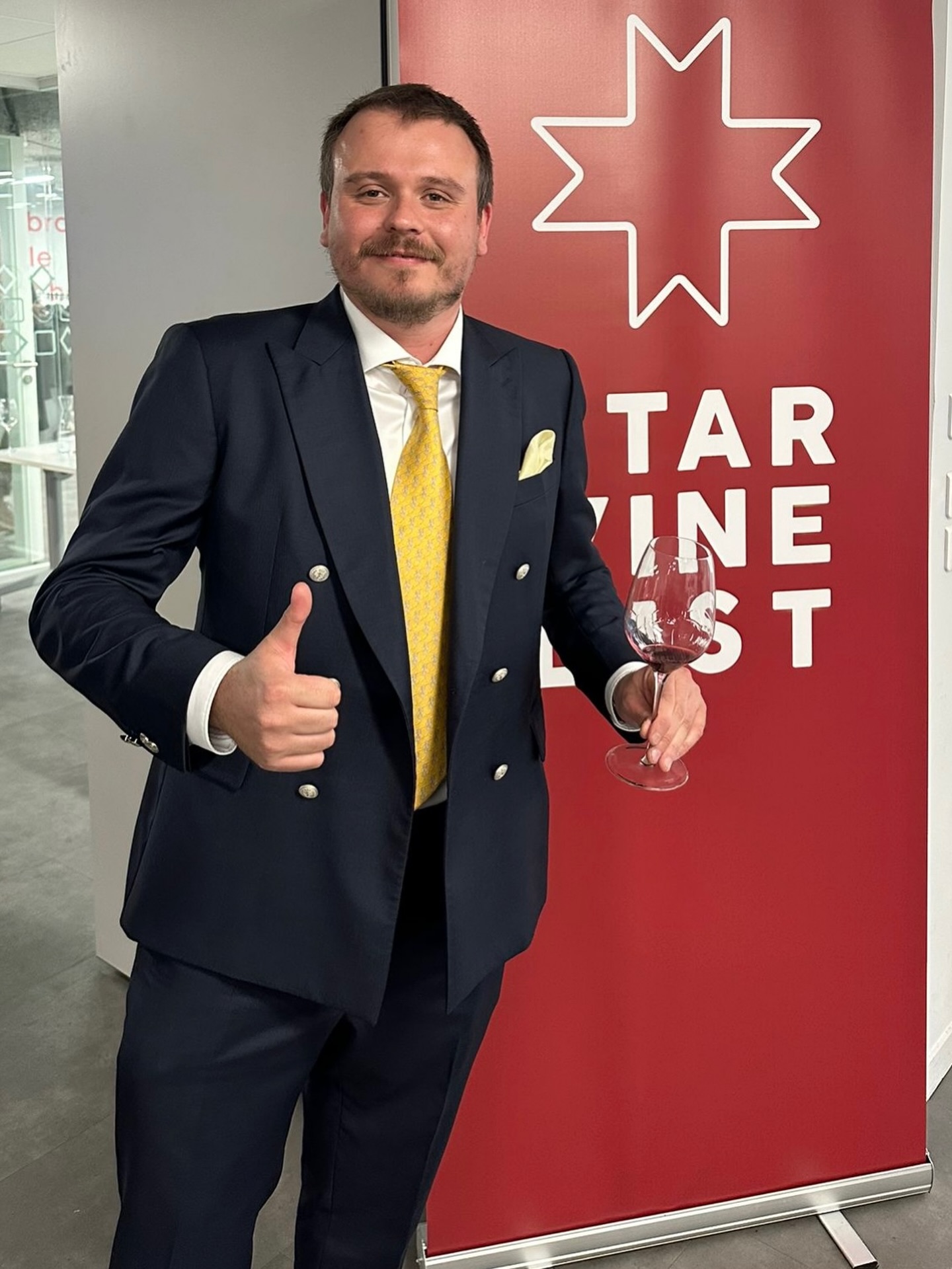 Aujourd’hui, Antoine était présent à la cérémonie de remise des prix de @starwinelist , une référence internationale dans le monde du vin. 🍷 

Le Cercle des Arômes a eu l’honneur d’être nommé dans deux catégories en France : 
✨ Meilleure carte de vins au verre 
✨ Prix spécial du Jury 

Même si nous n’avons pas décroché la Gold Star cette année, nous sommes très fiers de faire partie des établissements distingués avec une Silver Star, aux côtés de maisons et restaurants parmi les plus renommés. 

Une belle reconnaissance pour notre travail quotidien et notre passion pour le vin au verre. Merci à toutes celles et ceux qui nous accompagnent dans cette aventure ! 🍷 

—

Today, Antoine attended the Star Wine List Awards ceremony, a global reference in the world of wine. 🍷 

Le Cercle des Arômes was honored to be nominated in two categories for France : 
✨ Best By-the-Glass Wine List 
✨ Special Jury Prize 

Although we didn’t win the Gold Star this time, we are proud to be among the establishments awarded a Silver Star, alongside many highly renowned venues. 

A great recognition of our daily work and our passion for wine by the glass. Thank you to everyone who supports us on this journey! 🍷

#LeCercleDesAromes #StarWineList #WineByTheGlass #VinAuVerre