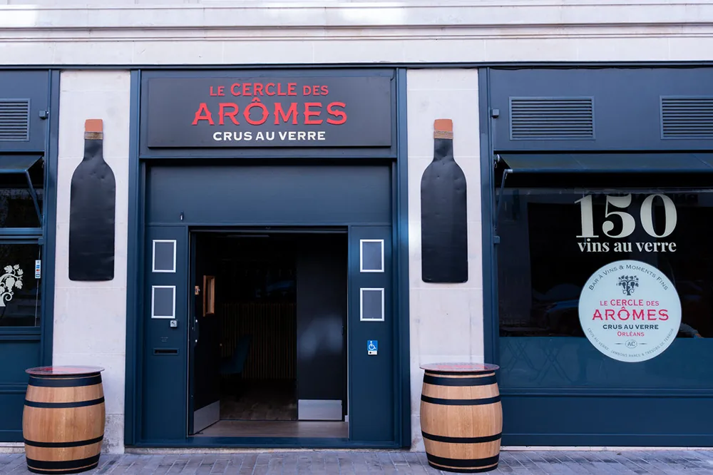 Façade du Cercle des Arômes d'Orléans et ses 150 vins au verre